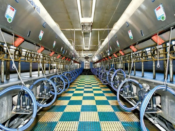 株式会社鈴久名牧場-5