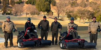 16:30で業務終了♪埼玉・神奈川・山梨にあるゴルフ場のコース管理スタッフを募集！未経験者歓迎で、30～40代も活躍中☆【月給23万〜27万円/賞与実績2.4ヶ月分】